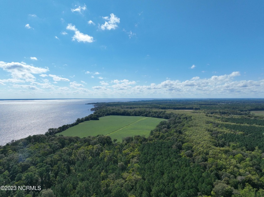 Here's an incredible opportunity to own a spectacular property - Beach Acreage for sale in Edenton, North Carolina on Beachhouse.com