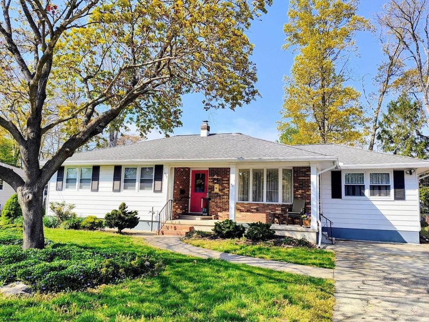 Welcome to 537 Marita Ann Drive, on of Northfield's most - Beach Home for sale in Northfield, New Jersey on Beachhouse.com