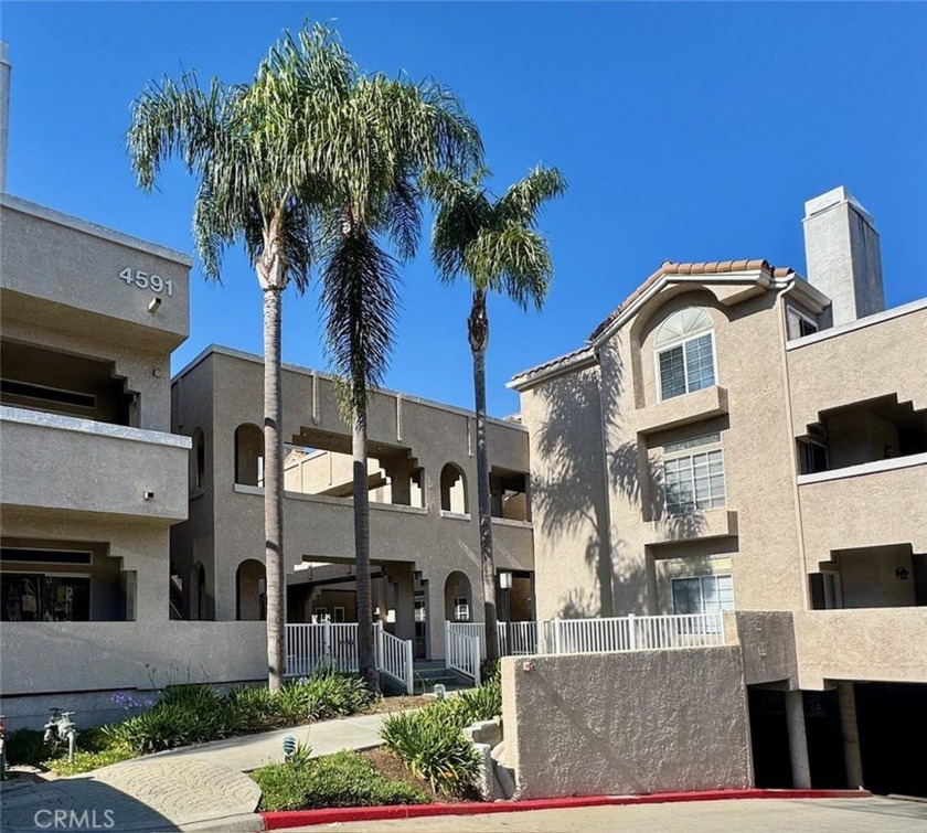 Welcome to your dream home close to the beach.  Beautiful and - Beach Condo for sale in Huntington Beach, California on Beachhouse.com