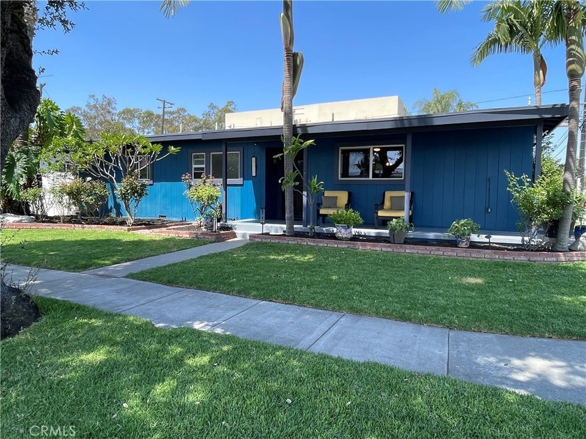 Located in the highly sought-after Los Altos neighborhood, this - Beach Home for sale in Long Beach, California on Beachhouse.com