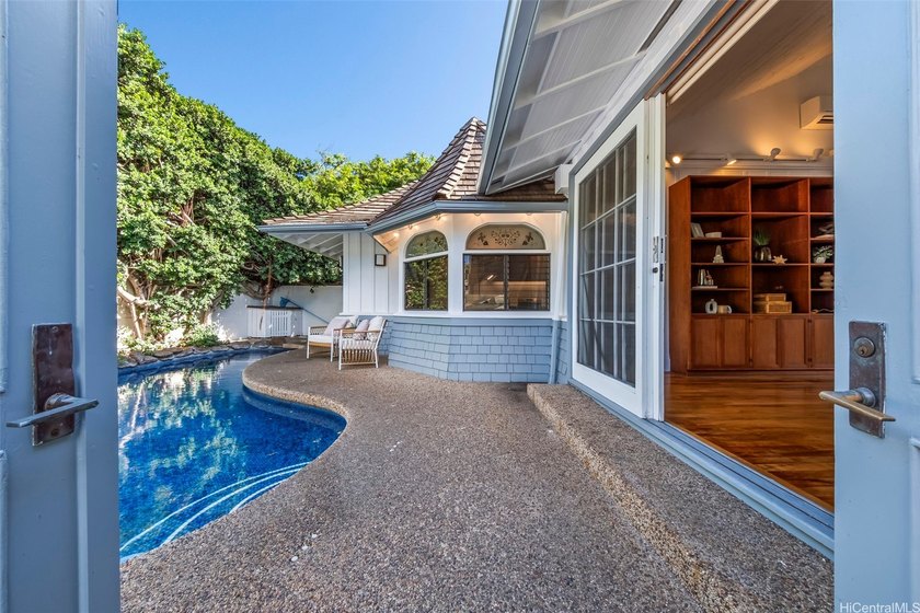 $200,000 PRICE DROP!!!!!!!Step into this historic Kamaaina home - Beach Home for sale in Honolulu, Hawaii on Beachhouse.com