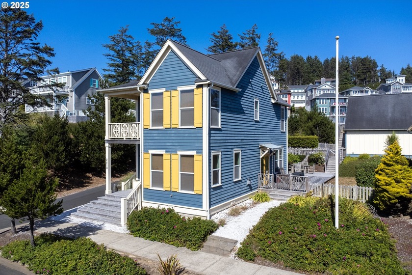 Coastal Elegance on a Prime Corner Lot in Olivia Beach. Welcome - Beach Home for sale in Lincoln City, Oregon on Beachhouse.com