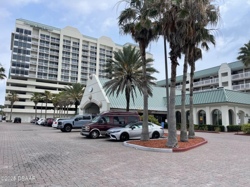 Direct Ocean Front Unit! New floors! 5th floor unit with no unit - Beach Home for sale in Daytona Beach, Florida on Beachhouse.com