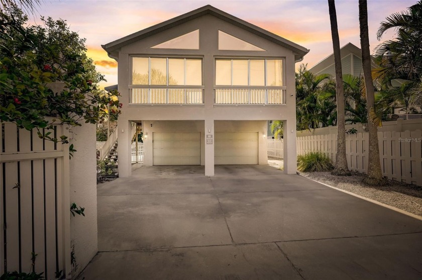 LOCATION! LOCATION! LOCATION!  This comfortable pool home is - Beach Home for sale in Sarasota, Florida on Beachhouse.com