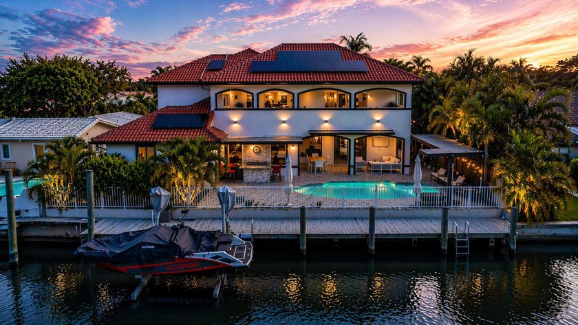 Largest available waterfront home under $2M in Fort Lauderdale! - Beach Home for sale in Fort Lauderdale, Florida on Beachhouse.com