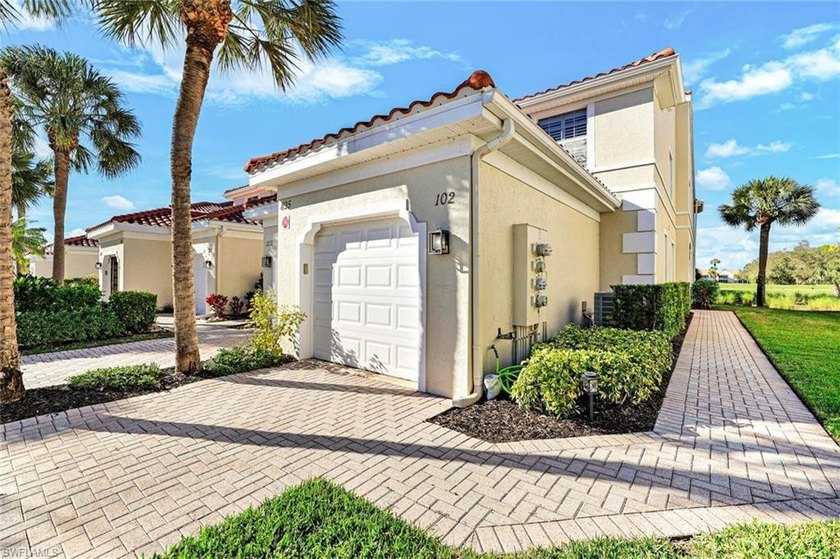 Welcome to the Naples lifestyle, where a full golf membership is - Beach Condo for sale in Naples, Florida on Beachhouse.com