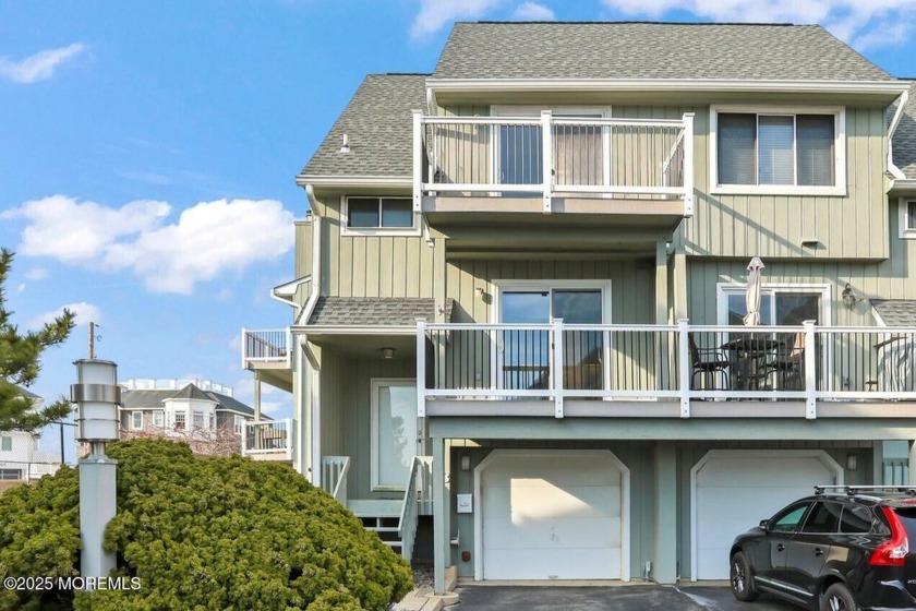 Desirable end unit townhouse. Amenities include private beach - Beach Condo for sale in Sea Bright, New Jersey on Beachhouse.com