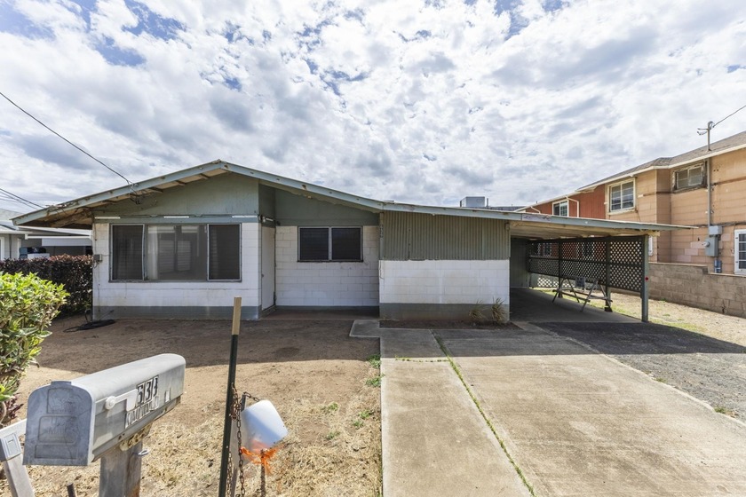 Great opportunity in Central Maui! This single-level 4 bedroom - Beach Home for sale in Wailuku, Hawaii on Beachhouse.com