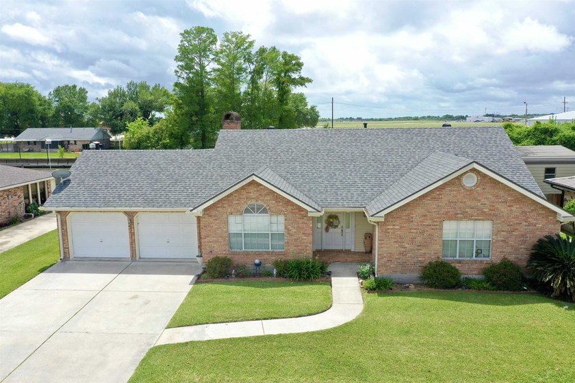 Welcome to this well-maintained 3-bedroom, 2-bath home in - Beach Home for sale in Houma, Louisiana on Beachhouse.com