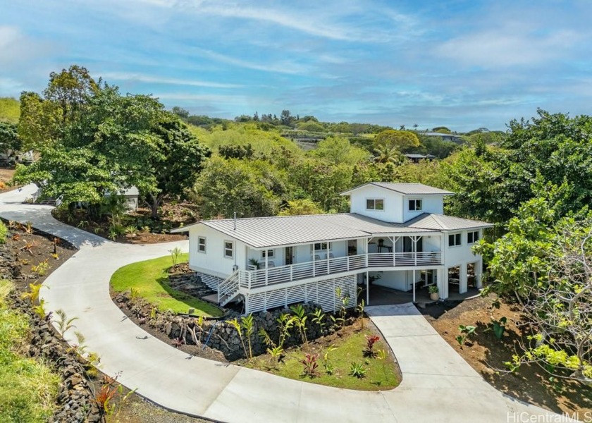 This unique, one of a kind property is a must see. This tranquil - Beach Home for sale in Kailua Kona, Hawaii on Beachhouse.com