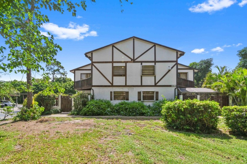 Welcome to this two-story townhome in the private, gated - Beach Townhome/Townhouse for sale in West Palm Beach, Florida on Beachhouse.com