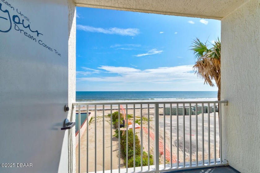 Beautiful condo with a balcony ocean front. This is a great - Beach Condo for sale in Daytona Beach, Florida on Beachhouse.com