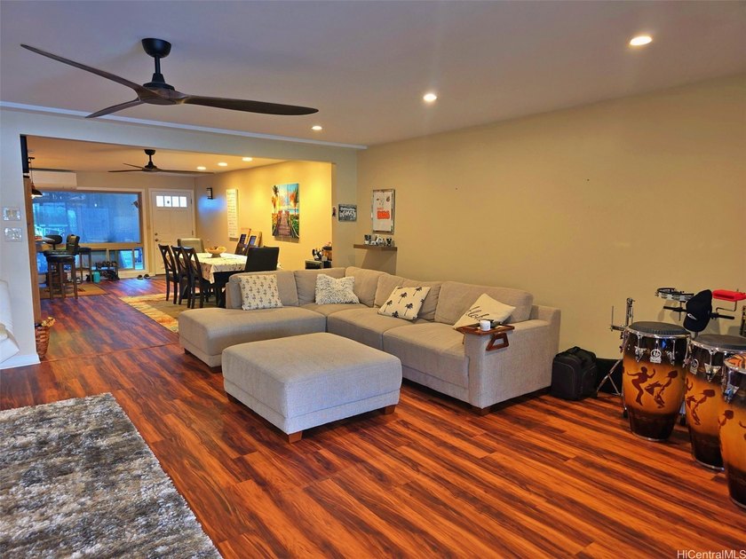 Rarely available marina-front residence at Koko Isle community - Beach Condo for sale in Honolulu, Hawaii on Beachhouse.com