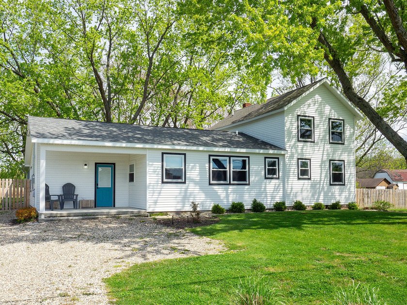This successful vacation rental is a hidden gem in the heart of - Beach Home for sale in Bridgman, Michigan on Beachhouse.com