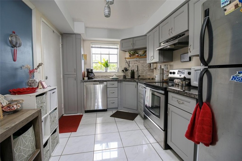 Briarwood Club in the heart of Coral Springs, tucked behind - Beach Condo for sale in Coral Springs, Florida on Beachhouse.com