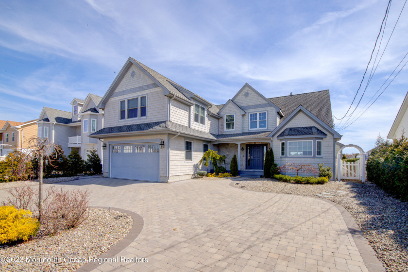 A one-of-a-kind Custom Waterfront Home with 360-degree bay - Beach Home for sale in Toms River, New Jersey on Beachhouse.com