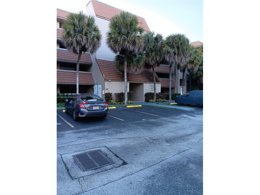 2-BED 2-BATH
Nice Condo in great location with one assign - Beach Condo for sale in Miami, Florida on Beachhouse.com