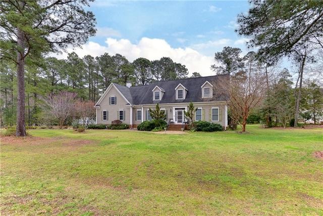 This beautiful house is waiting for you to make it your home! It - Beach Home for sale in Cobbs Creek, Virginia on Beachhouse.com