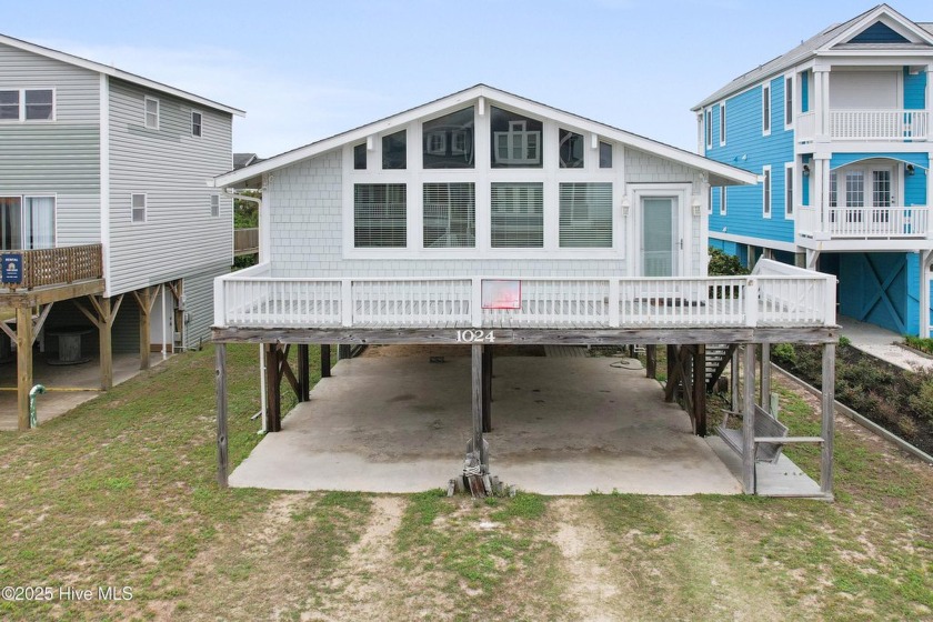Second Row Holden Beach 4 bedrooms, 2 baths cottage!   A rare - Beach Home for sale in Holden Beach, North Carolina on Beachhouse.com