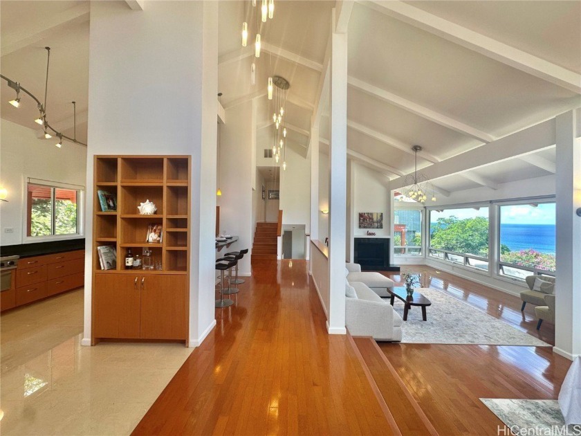 Sweeping Diamond Head views! Panoramic sunrise and sunset ocean - Beach Home for sale in Honolulu, Hawaii on Beachhouse.com