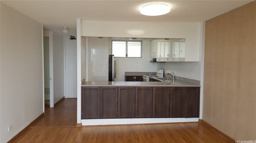 Cool and breezy unit with city and ocean views. Kitchen was - Beach Condo for sale in Honolulu, Hawaii on Beachhouse.com