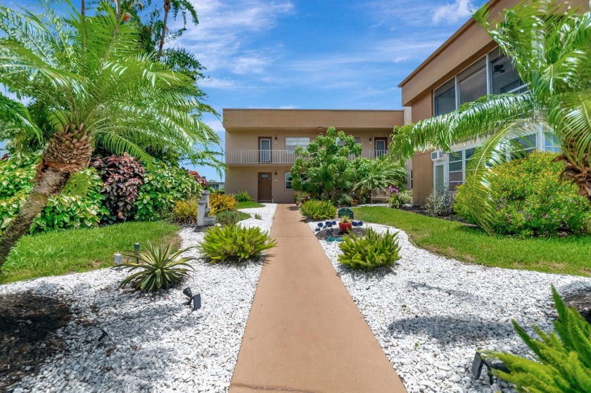 AN ARCHITECTUAL WONDER!  CUSTOM DOUBLE UNIT   ONE OF A KIND!  4 - Beach Condo for sale in Delray Beach, Florida on Beachhouse.com