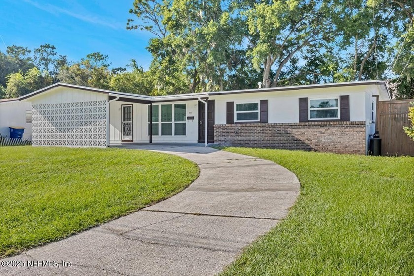 Remodeled 3 Bedroom, 2 Bath Home in Jacksonville! Welcome to 237 - Beach Home for sale in Jacksonville, Florida on Beachhouse.com