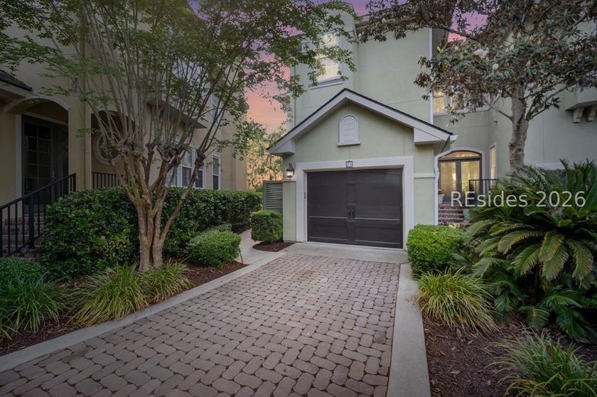 Experience authentic Lowcountry living in this stunning - Beach Home for sale in Hilton Head Island, South Carolina on Beachhouse.com