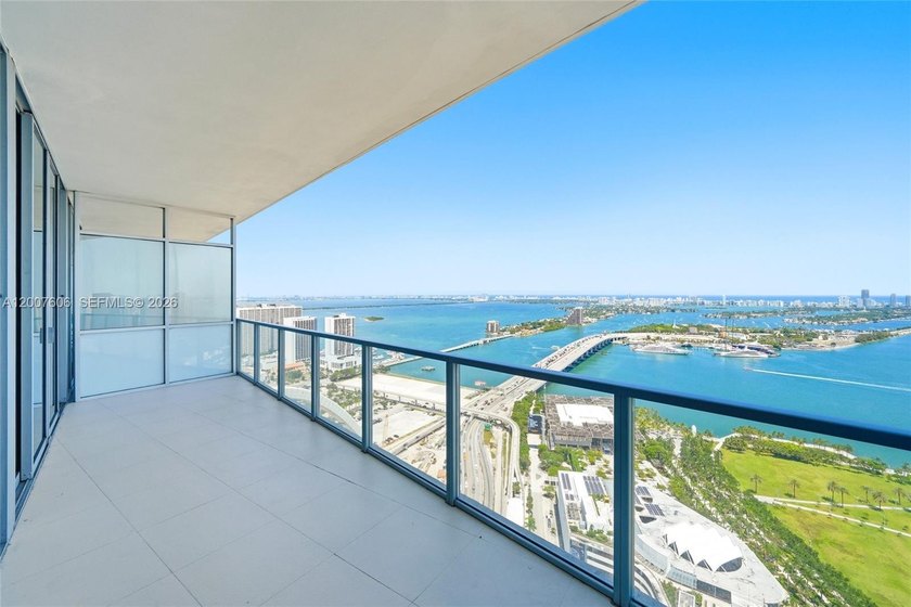 Unit 4402 presents spectacular, unobstructed panoramic views of - Beach Condo for sale in Miami, Florida on Beachhouse.com