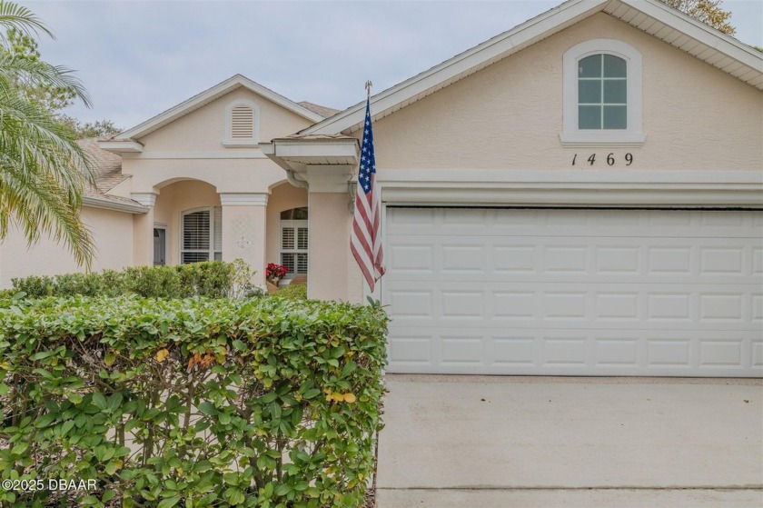 Welcome to a move in ready Villa in Halifax Plantation located - Beach Home for sale in Ormond Beach, Florida on Beachhouse.com