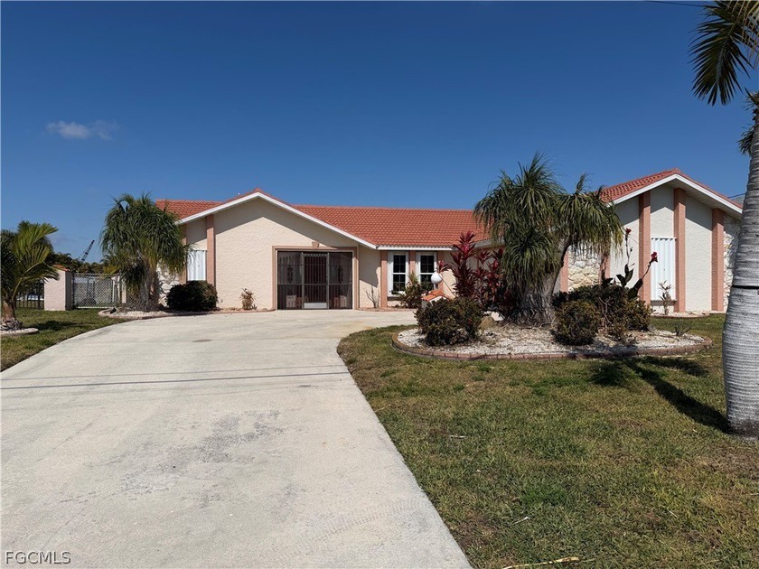SELLER FINANCING AVAILABLE- BETTER RATES THAN THE BANKS! - Beach Home for sale in Cape Coral, Florida on Beachhouse.com