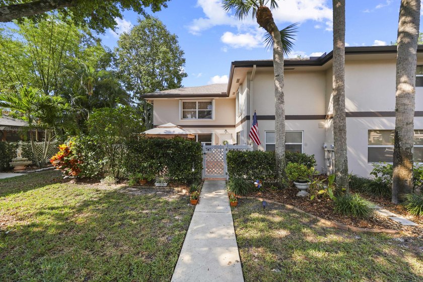 Welcome to 31 Clinton Court B, a beautifully maintained 2BR/2 - Beach Townhome/Townhouse for sale in Royal Palm Beach, Florida on Beachhouse.com