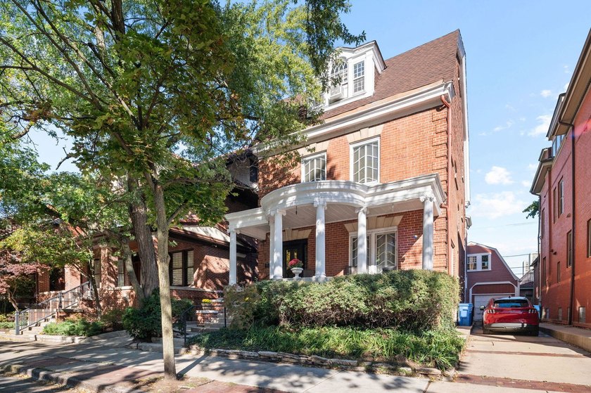 Set on one of Buena Park's most storied tree-lined blocks, this - Beach Home for sale in Chicago, Illinois on Beachhouse.com