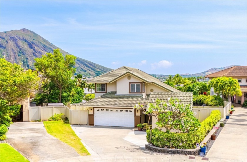 DO NOT LET THIS ONE GET AWAY! Rare opportunity to own in - Beach Home for sale in Honolulu, Hawaii on Beachhouse.com
