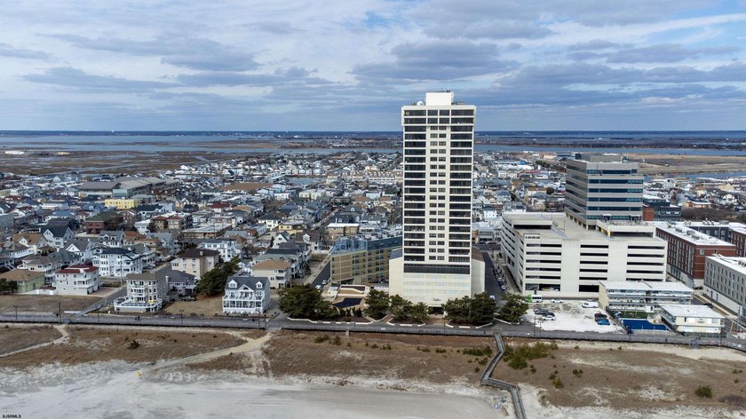 Beautifully renovated 2 bedroom, 2 bathroom residence in the - Beach Condo for sale in Atlantic City, New Jersey on Beachhouse.com