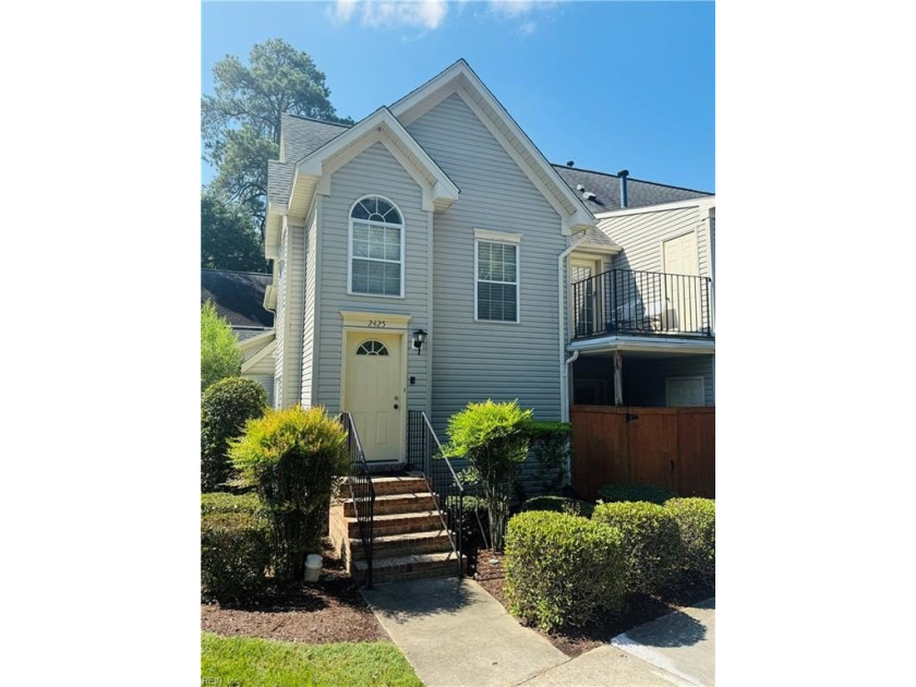 Welcome to London Pointe Drive - a charming and spacious - Beach Condo for sale in Virginia Beach, Virginia on Beachhouse.com