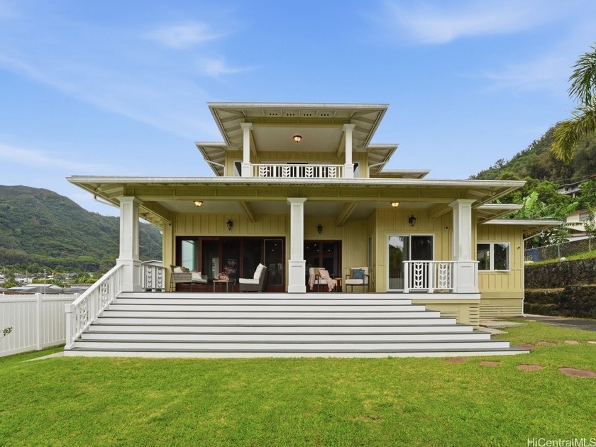 Perched above the rhythm of everyday life, this is the kind of - Beach Home for sale in Honolulu, Hawaii on Beachhouse.com