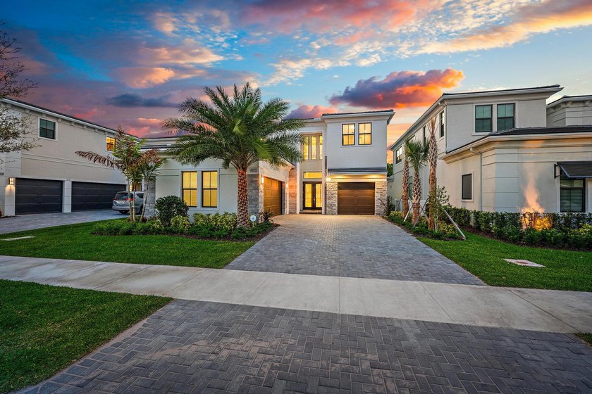 LIMITED TIME OFFER: Seller will contribute $25,000 toward - Beach Home for sale in Palm Beach Gardens, Florida on Beachhouse.com