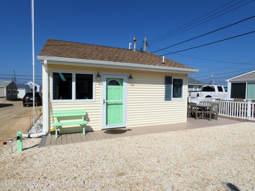 Beautiful, immaculate cottage only 5 HOUSES to the beach!  This - Beach Home for sale in Lavallette, New Jersey on Beachhouse.com