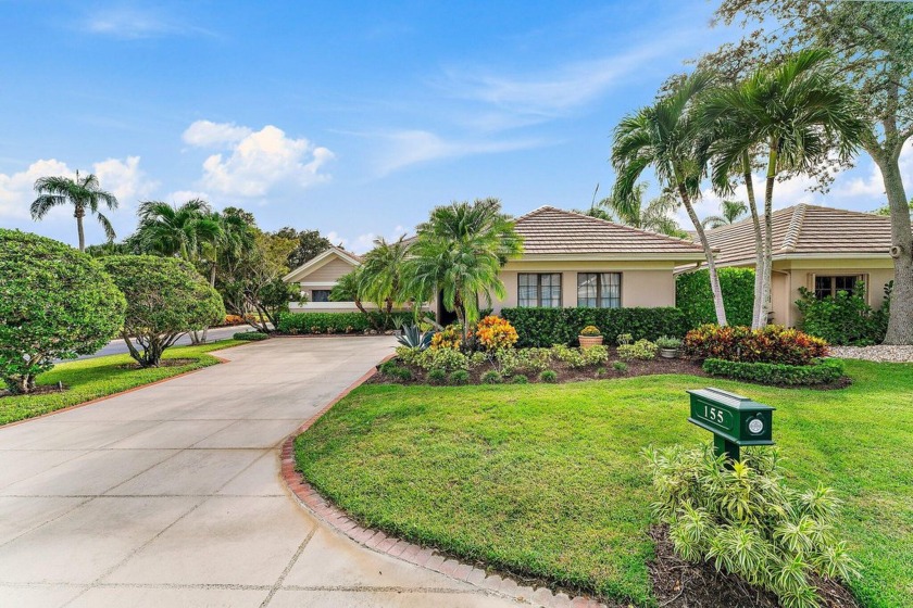 Experience tranquility in this completely renovated single-level - Beach Home for sale in Palm Beach Gardens, Florida on Beachhouse.com