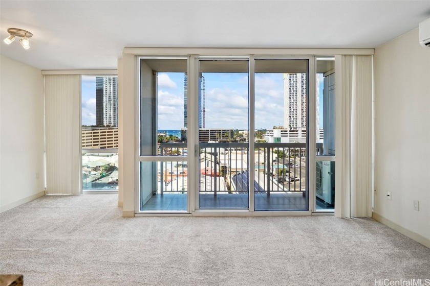 LOWEST PRICED 2 bed/2 bath at 909 Kapiolani for $739,000! - Beach Condo for sale in Honolulu, Hawaii on Beachhouse.com
