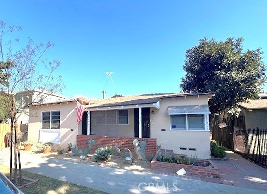 Nestled in South side of Wrigley, this art deco 4 plex with 4 - Beach Townhome/Townhouse for sale in Long Beach, California on Beachhouse.com