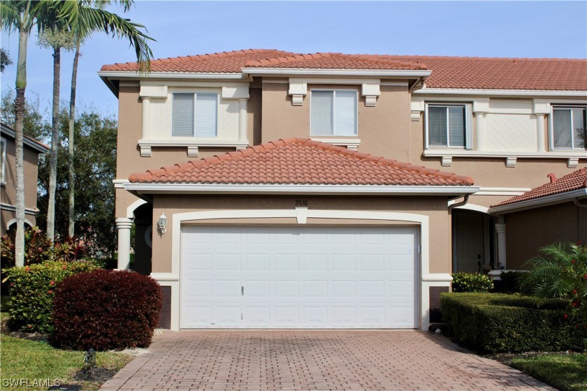 BEAUTIFUL 3 bedroom + den, 2.5 bathrooms, 2 car garage, End Unit - Beach Townhome/Townhouse for sale in Fort Myers, Florida on Beachhouse.com