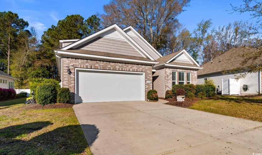 Discover the perfect blend of comfort and convenience in this - Beach Home for sale in North Myrtle Beach, South Carolina on Beachhouse.com