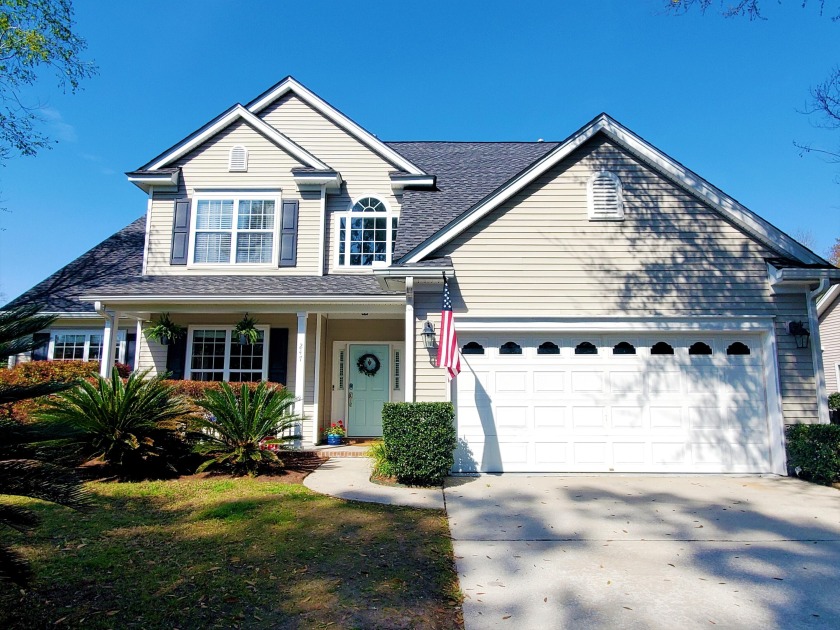 This beautiful home is UPDATED, sits on a gorgeous pond lot that - Beach Home for sale in Charleston, South Carolina on Beachhouse.com