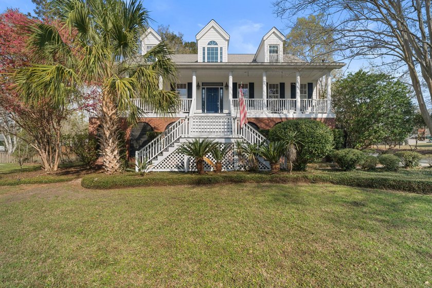 COOSAW CREEK ESTATES | GATED GOLF COMMUNITY | 5 BD | 3.5 BA | - Beach Home for sale in North Charleston, South Carolina on Beachhouse.com