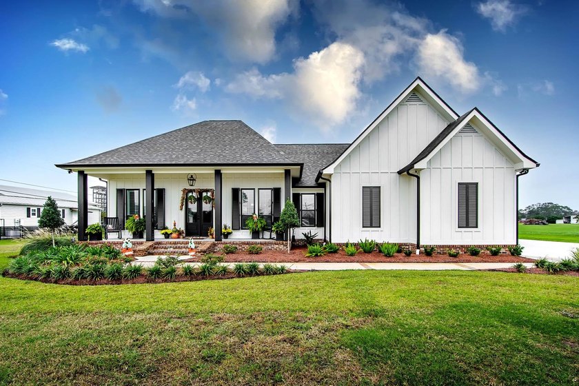 Welcome to this breathtaking property set on over 7 acres of - Beach Home for sale in Houma, Louisiana on Beachhouse.com