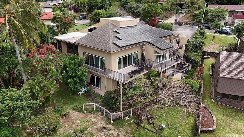 Nestled in a highly desirable Hawaii Kai neighborhood, this - Beach Home for sale in Honolulu, Hawaii on Beachhouse.com