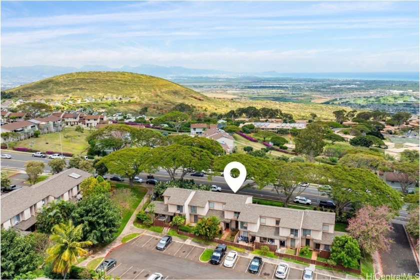 PRICED TO SELL! Welcome to this stunning townhome with - Beach Condo for sale in Kapolei, Hawaii on Beachhouse.com