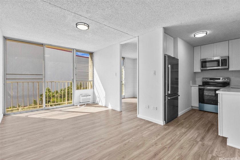 Prime location! This move-in ready 2-bedroom, 1-bath unit at - Beach Condo for sale in Honolulu, Hawaii on Beachhouse.com
